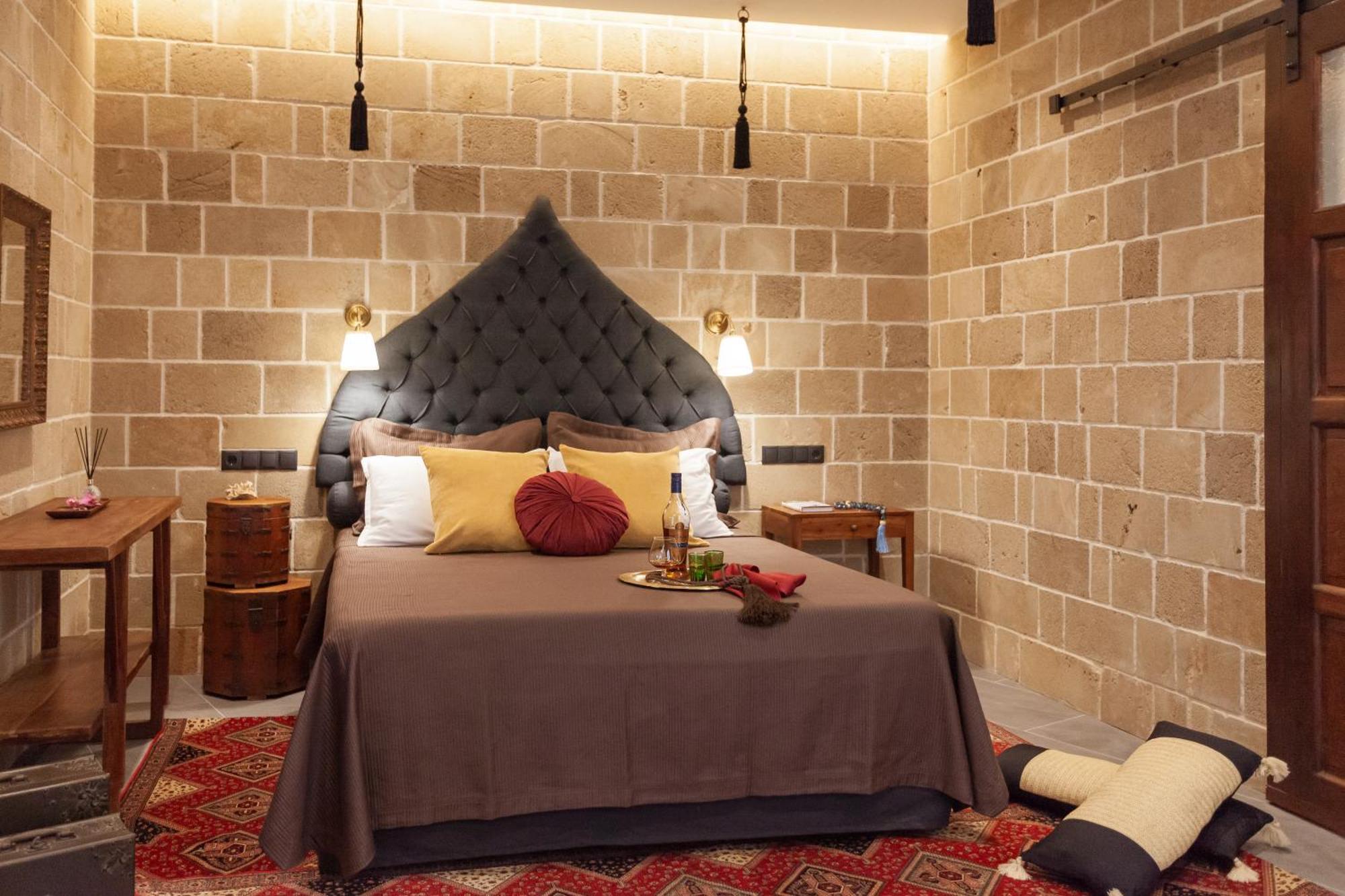 Utopia Luxury Suites - Old Town Rhodes City Exteriör bild